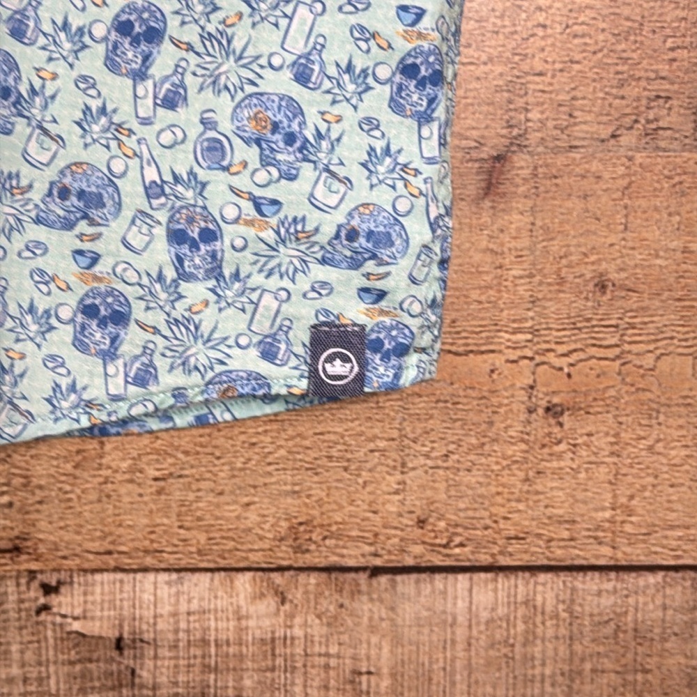 Peter Millar Cowboy Cantina Skulls & Tequila Men’s SS Stretch Shirt size Medium - Picture 11 of 14